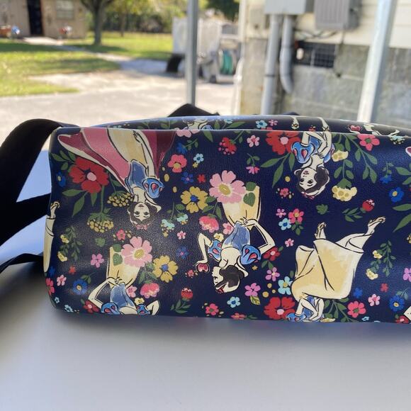 Disney Petunia Pickle Bottom Snow White Backpack - Picture 5 of 12